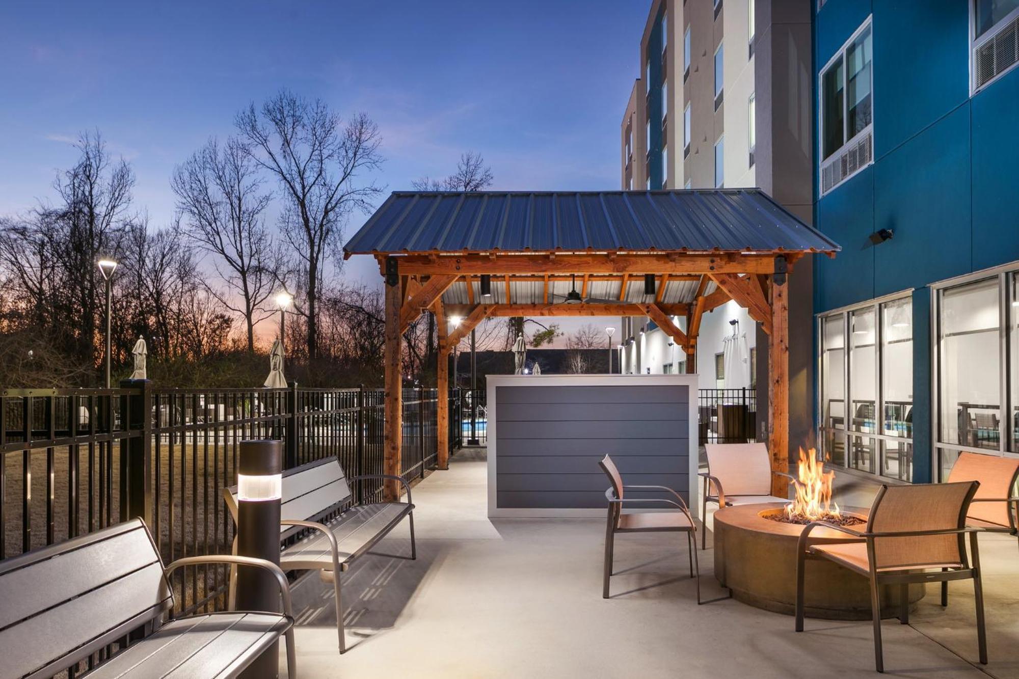 Holiday Inn Express Chattanooga - Hamilton Place Exterior foto